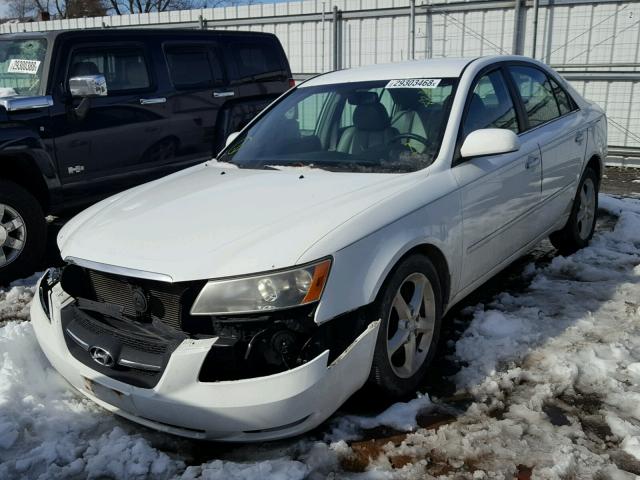 5NPEU46F17H211119 - 2007 HYUNDAI SONATA SE WHITE photo 2