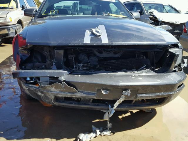 1ZVHT80N775350840 - 2007 FORD MUSTANG GRAY photo 9