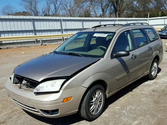 1FAHP36N57W166126 - 2007 FORD FOCUS ZXW GOLD photo 2