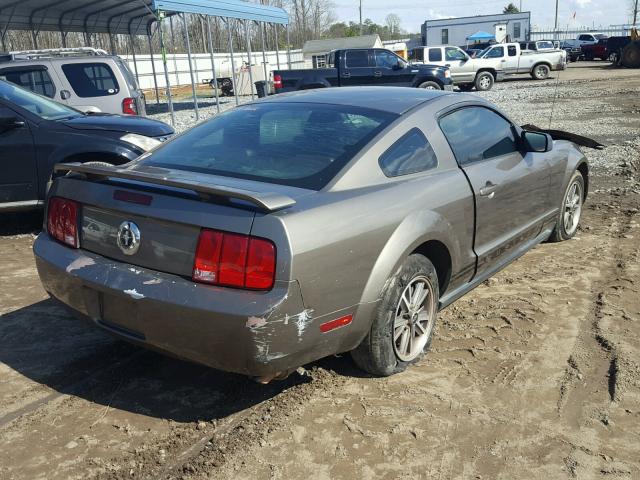 1ZVFT80NX55163029 - 2005 FORD MUSTANG BEIGE photo 4