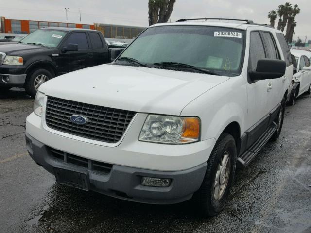 1FMRU15W44LA52181 - 2004 FORD EXPEDITION WHITE photo 2