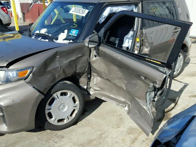 JTLZE4FE4B1121389 - 2011 TOYOTA SCION XB BEIGE photo 9