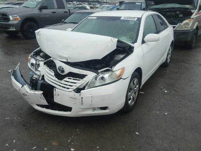 4T4BE46K67R010823 - 2007 TOYOTA CAMRY NEW WHITE photo 2