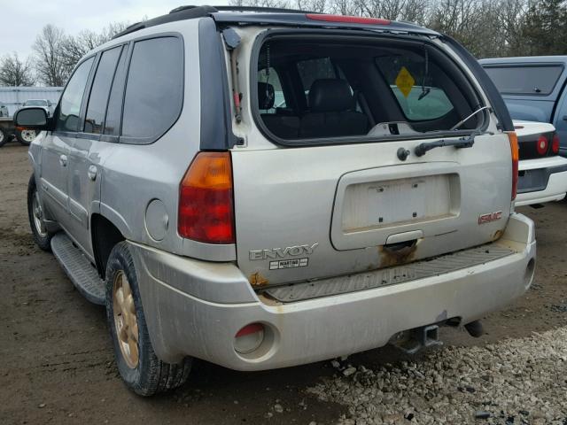 1GKDT13S542130446 - 2004 GMC ENVOY SILVER photo 3