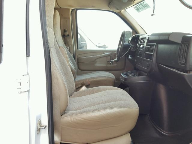 1GNSHBF45E1163288 - 2014 CHEVROLET EXPRESS G1 WHITE photo 5