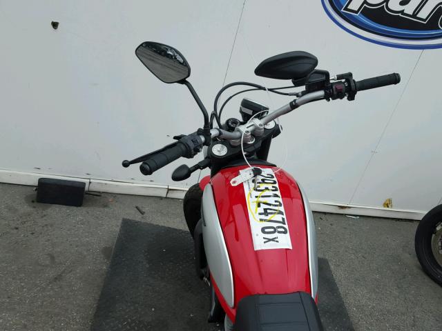 ML015ANM3FT000735 - 2015 DUCATI SCRAMBLER 红色 照片 5