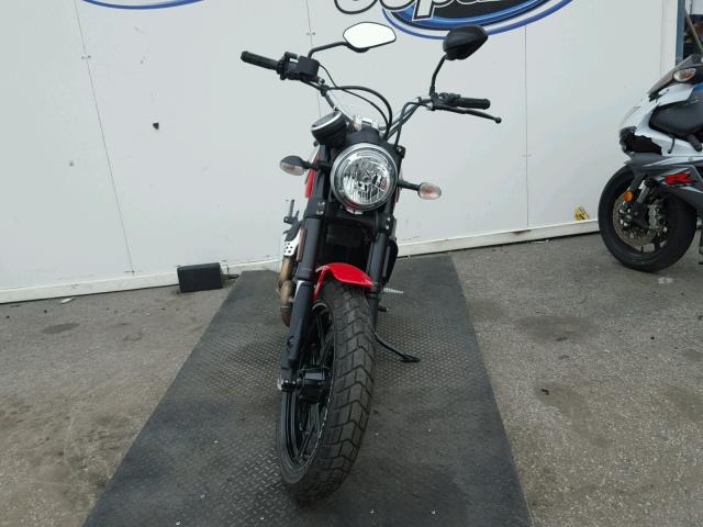 ML015ANM3FT000735 - 2015 DUCATI SCRAMBLER RED photo 9