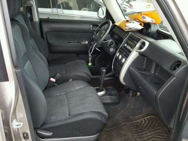 JTLKT324564069841 - 2006 TOYOTA SCION XB GRAY photo 5