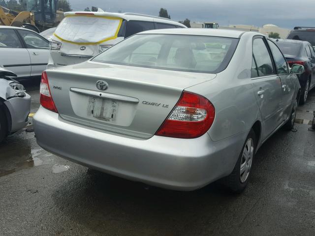 JTDBE32K420069108 - 2002 TOYOTA CAMRY LE SILVER photo 4