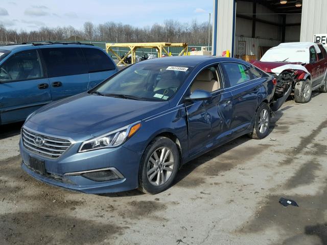 5NPE24AF2HH488506 - 2017 HYUNDAI SONATA SE BLUE photo 2