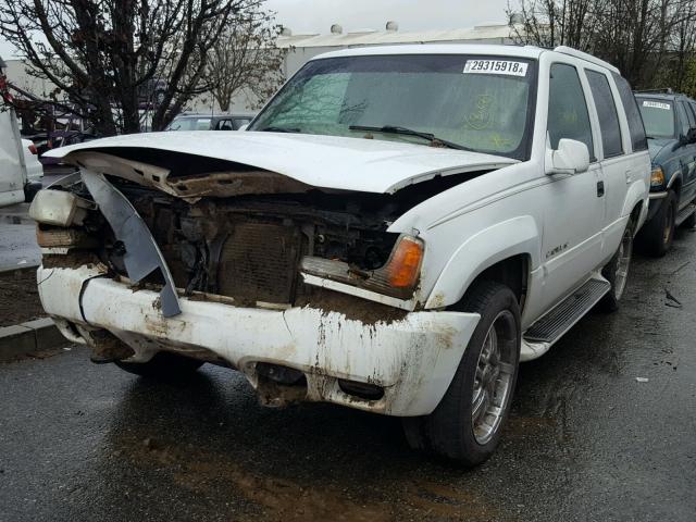 1GYEK13R6XR403951 - 1999 CADILLAC ESCALADE WHITE photo 2