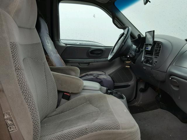2FTRX08L9YCA73583 - 2000 FORD F150 Черный фото 5