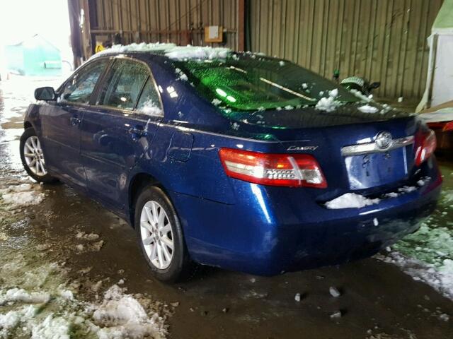 4T4BF3EK3BR157389 - 2011 TOYOTA CAMRY BASE BLUE photo 3