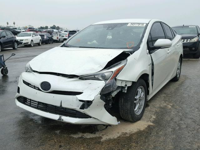 JTDKARFU3G3511540 - 2016 TOYOTA PRIUS WHITE photo 2