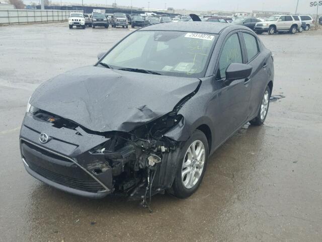 3MYDLBZV5GY144499 - 2016 TOYOTA SCION IA GRAY photo 2