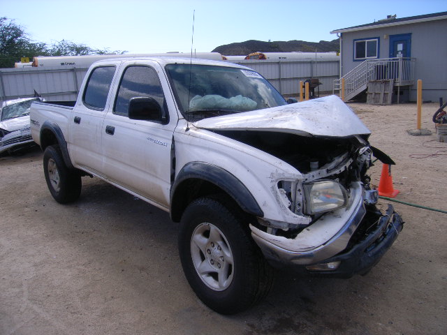 5TEGN92NX1Z878226 - 2001 TOYOTA TACOMA DOU WHITE photo 1