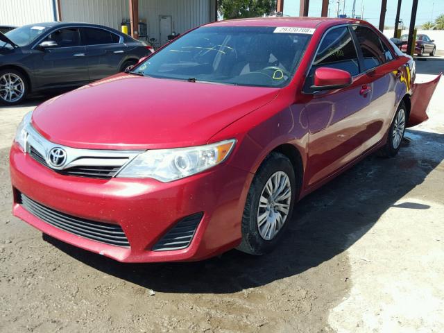 4T1BF1FK2CU514298 - 2012 TOYOTA CAMRY RED photo 2