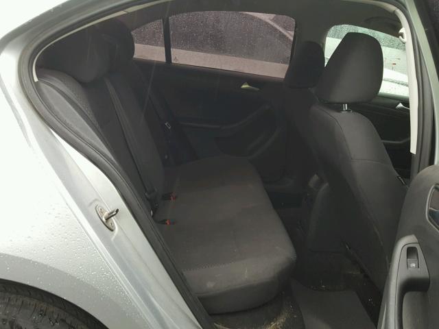 3VW2K7AJ8DM296310 - 2013 VOLKSWAGEN JETTA BASE 银色 照片 6