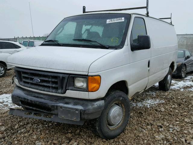 1FTNE24W95HB21636 - 2005 FORD ECONOLINE WHITE photo 2