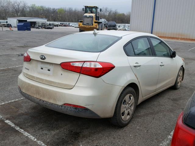 KNAFK4A65F5372540 - 2015 KIA FORTE LX WHITE photo 4