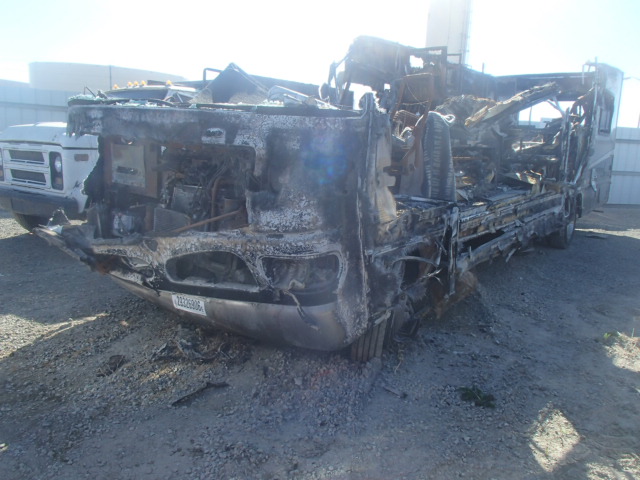 1FCMF53S130A02130 - 2003 FORD HURRICANE BURN photo 2