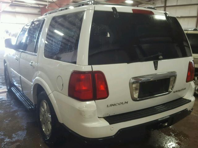 5LMFU28575LJ07362 - 2005 LINCOLN NAVIGATOR WHITE photo 3