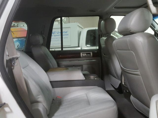 5LMFU28575LJ07362 - 2005 LINCOLN NAVIGATOR WHITE photo 6