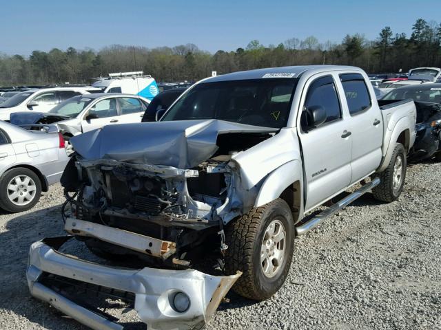 3TMLU42N78M019218 - 2008 TOYOTA TACOMA DOU SILVER photo 2