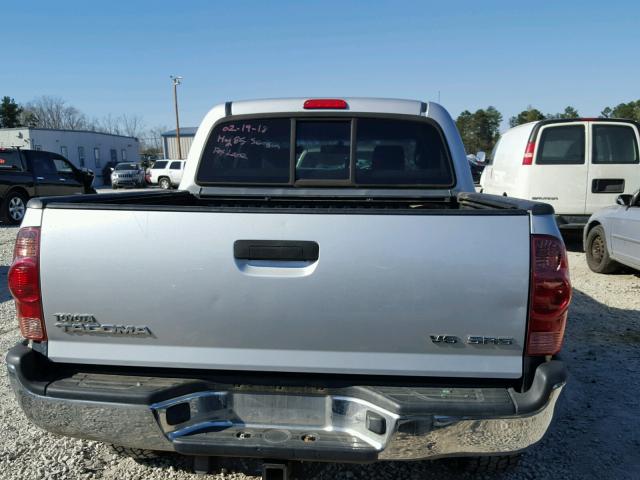 3TMLU42N78M019218 - 2008 TOYOTA TACOMA DOU SILVER photo 9