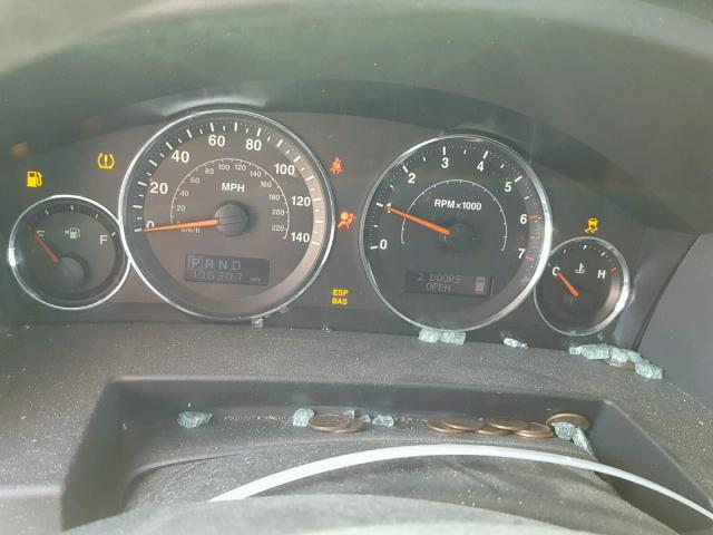 1J8HG48K88C114438 - 2008 JEEP COMMANDER SILVER photo 8