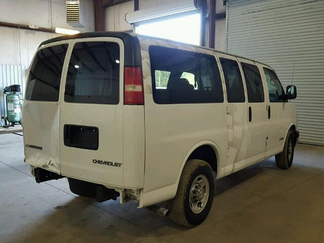 1GAHG35U141124542 - 2004 CHEVROLET EXPRESS G3 WHITE photo 4