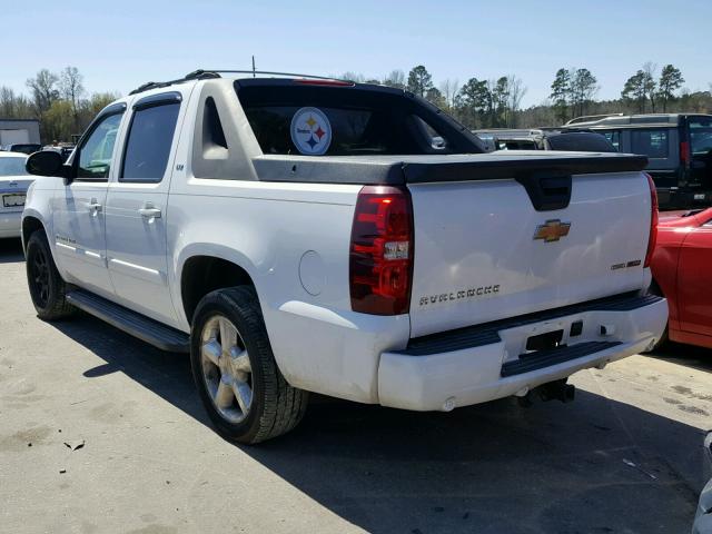 3GNFK123X7G178061 - 2007 CHEVROLET AVALANCHE WHITE photo 3