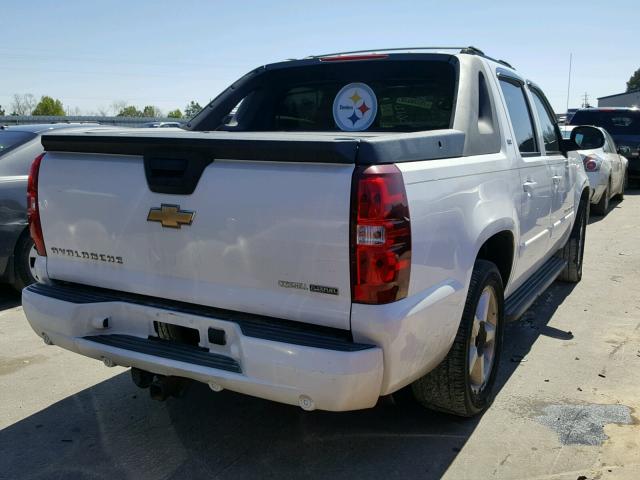 3GNFK123X7G178061 - 2007 CHEVROLET AVALANCHE WHITE photo 4