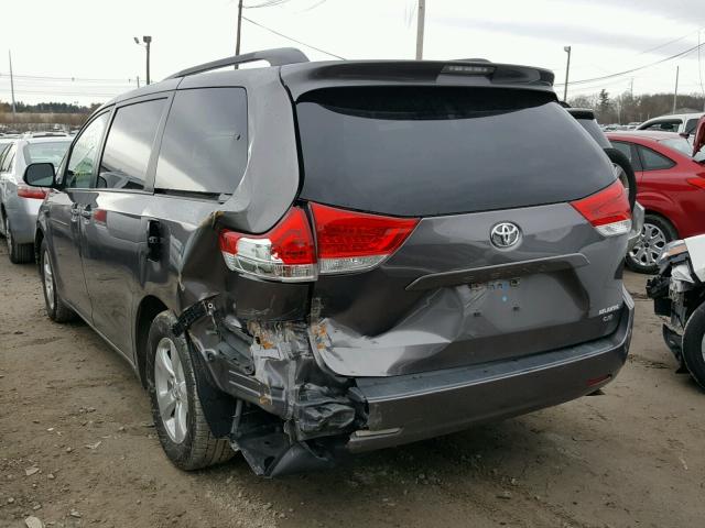 5TDKK3DC6DS321178 - 2013 TOYOTA SIENNA LE GRAY photo 3