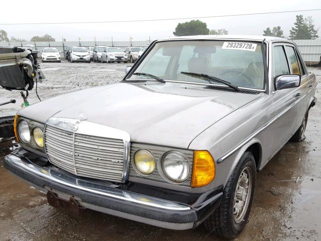 WDBAB33C7FA228522 - 1985 MERCEDES-BENZ 300 D GRAY photo 2