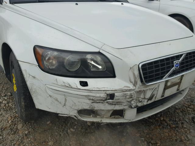 YV1MS382142027005 - 2004 VOLVO S40 2.4I WHITE photo 9