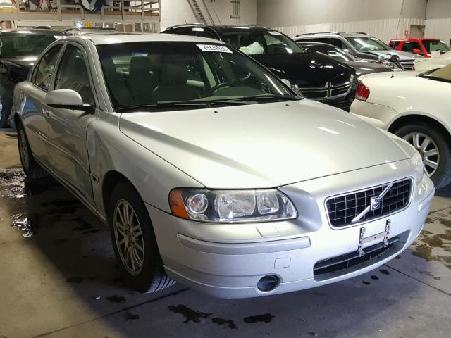 YV1RS612352468282 - 2005 VOLVO S60 SILVER photo 1