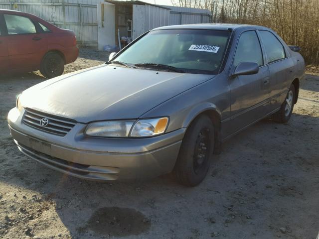 4T1BG22K7VU153811 - 1997 TOYOTA CAMRY CE TAN photo 2