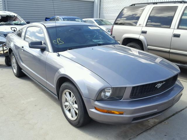 1ZVFT80N265170025 - 2006 FORD MUSTANG GRAY photo 1