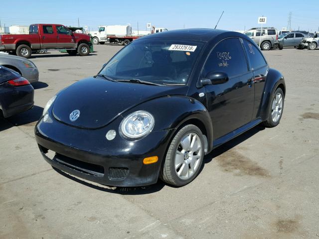 3VWFE21C62M438437 - 2002 VOLKSWAGEN NEW BEETLE 黑色 照片 2