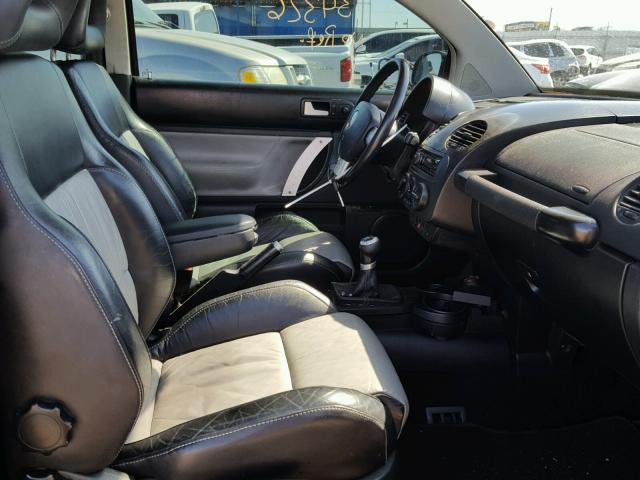 3VWFE21C62M438437 - 2002 VOLKSWAGEN NEW BEETLE 黑色 照片 5