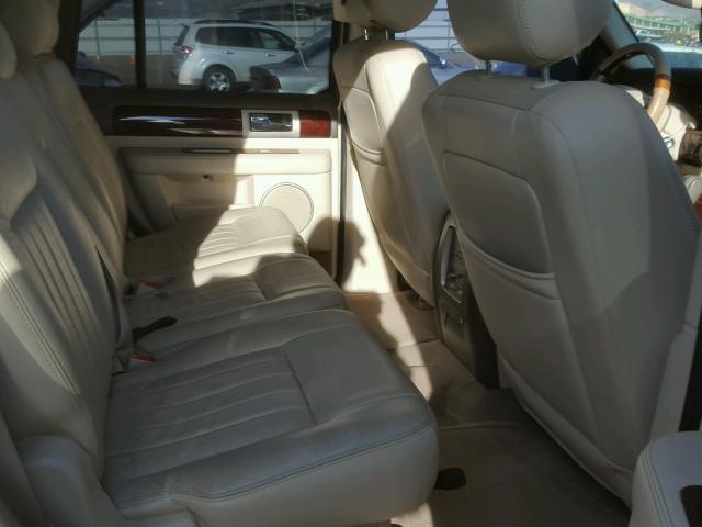 5LMFU28R54LJ10164 - 2004 LINCOLN NAVIGATOR BEIGE photo 6