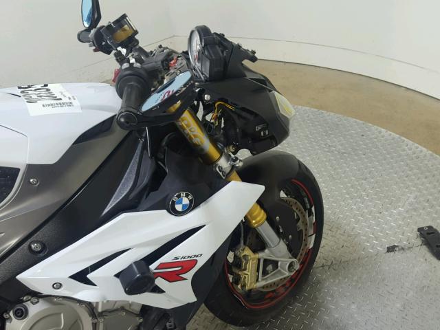 WB10D1209GZ696819 - 2016 BMW S 1000 R WHITE photo 15