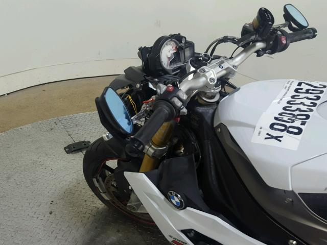 WB10D1209GZ696819 - 2016 BMW S 1000 R WHITE photo 16