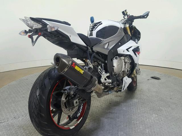 WB10D1209GZ696819 - 2016 BMW S 1000 R WHITE photo 8