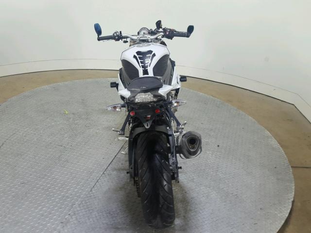 WB10D1209GZ696819 - 2016 BMW S 1000 R WHITE photo 9