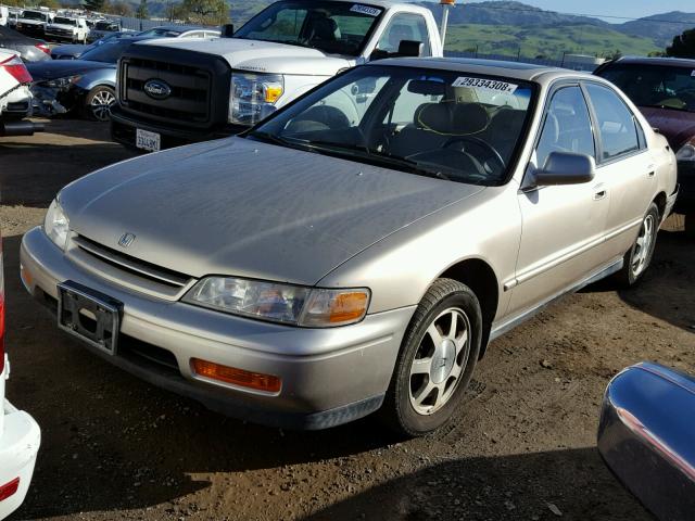 JHMCD5668RC043666 - 1994 HONDA ACCORD EX GOLD photo 2