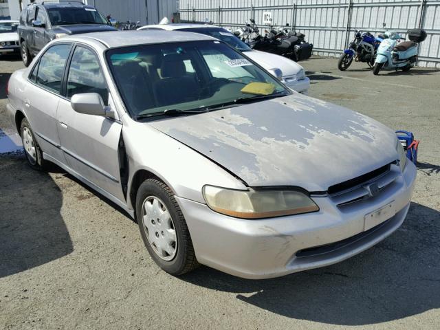 1HGCG5649XA139551 - 1999 HONDA ACCORD LX SILVER photo 1