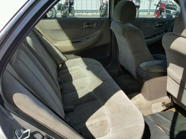 1HGCG5649XA139551 - 1999 HONDA ACCORD LX SILVER photo 6