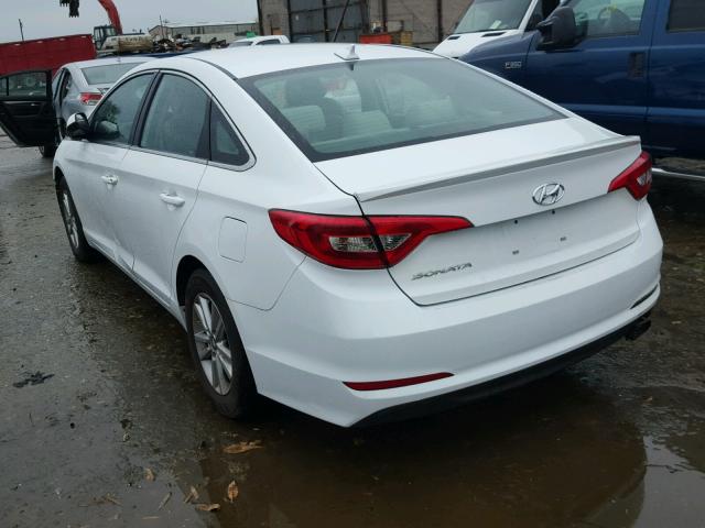 5NPE24AF2FH226501 - 2015 HYUNDAI SONATA SE WHITE photo 3